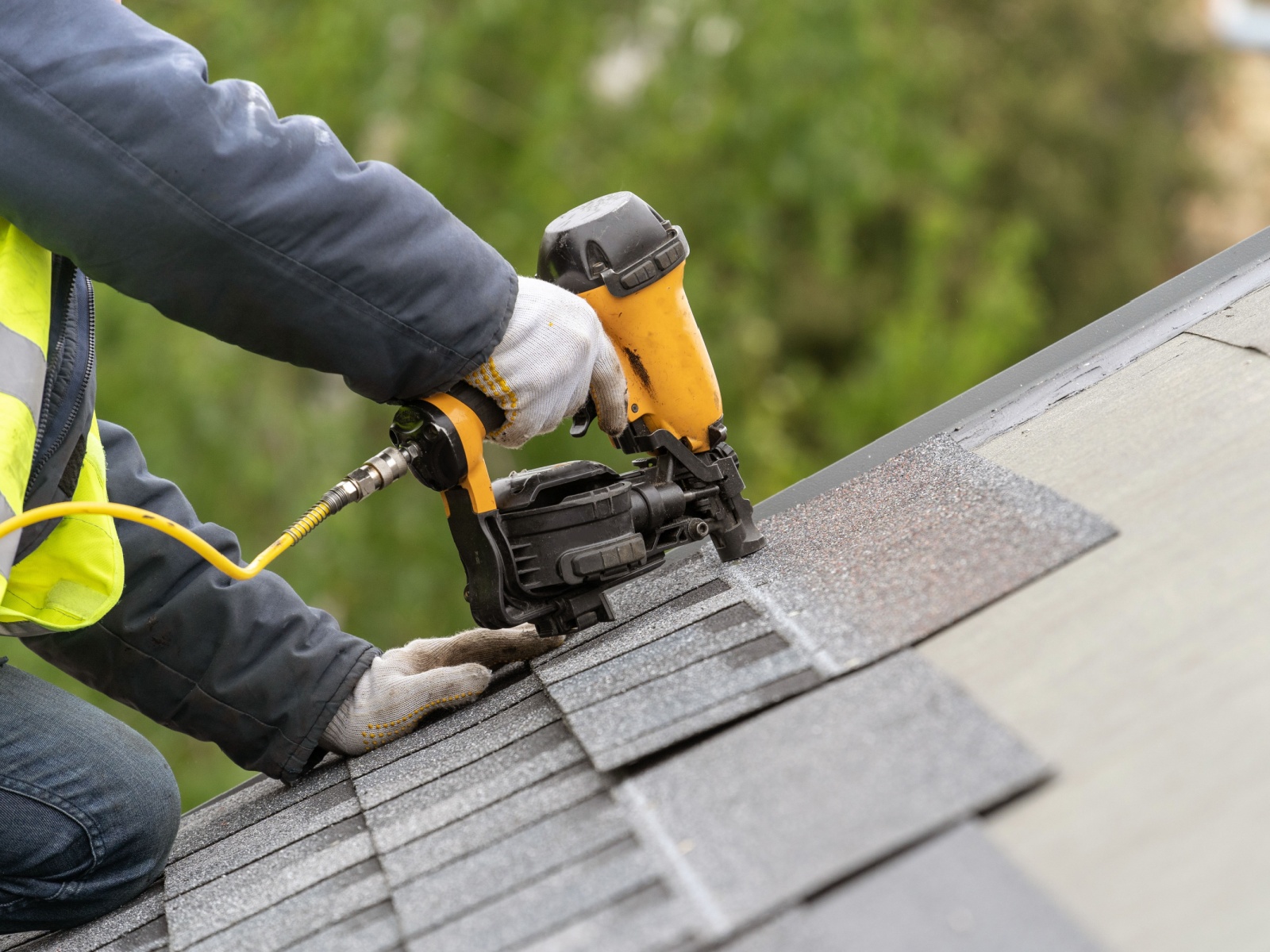 Exceptional Re-Roofing Solutions in Tukwila: A Guide by Premier Roofing Services