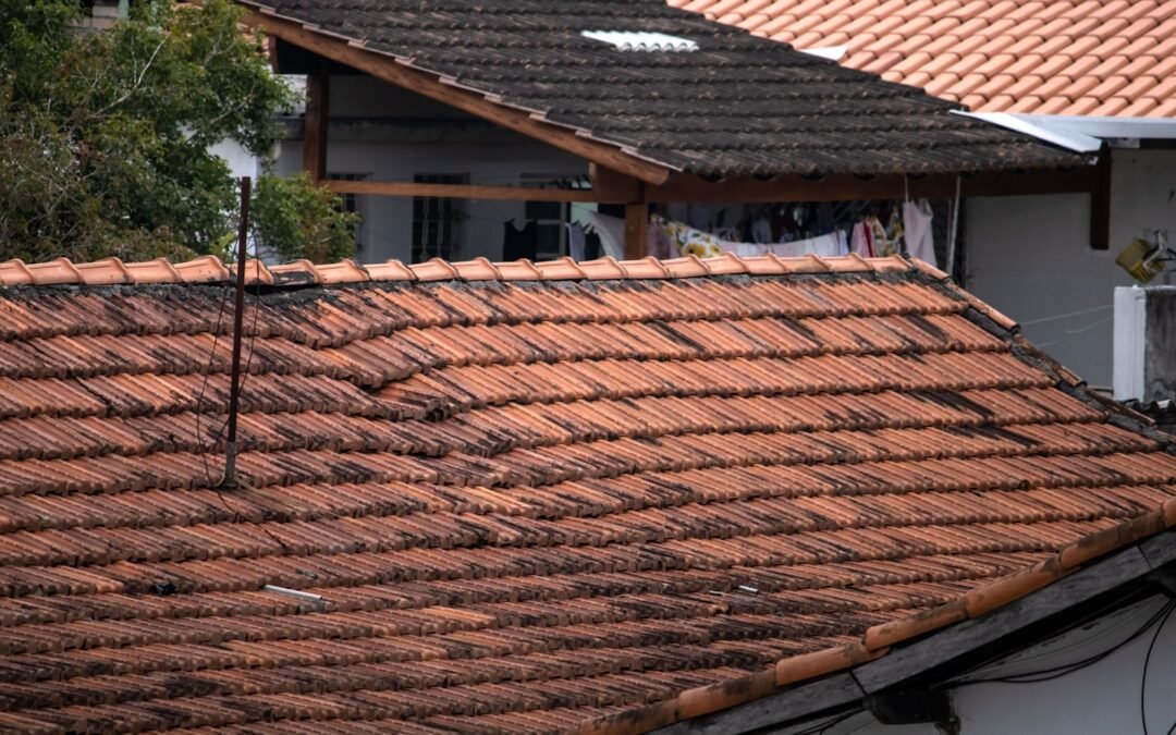 How to Tell If Your Renton Roof Needs Repair or Full Replacement