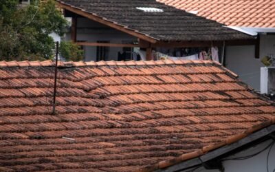How to Tell If Your Renton Roof Needs Repair or Full Replacement