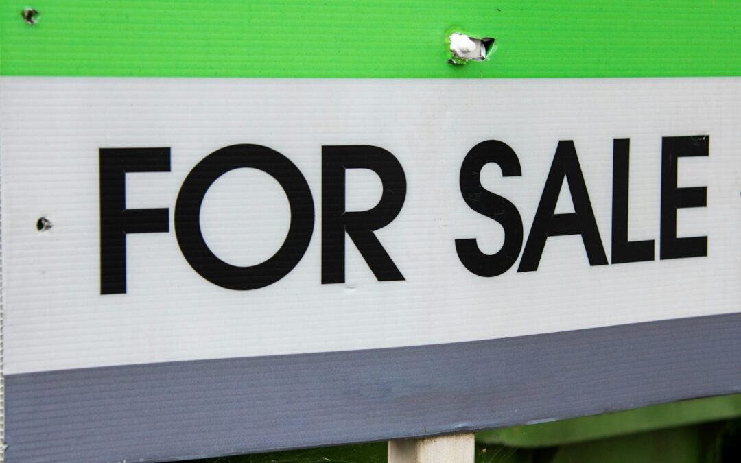 Selling Your Home This Winter? What Buyers and Home Inspectors Look for on the Roof